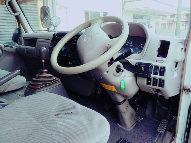 トヨタトヨエースパネルバン小型（2t・3t）[写真35]