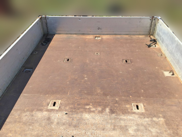 いすゞギガアルミブロック大型（10t）[写真08]