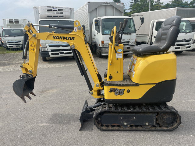 ヤンマーミニユンボ（ミニバックホー）[写真05]