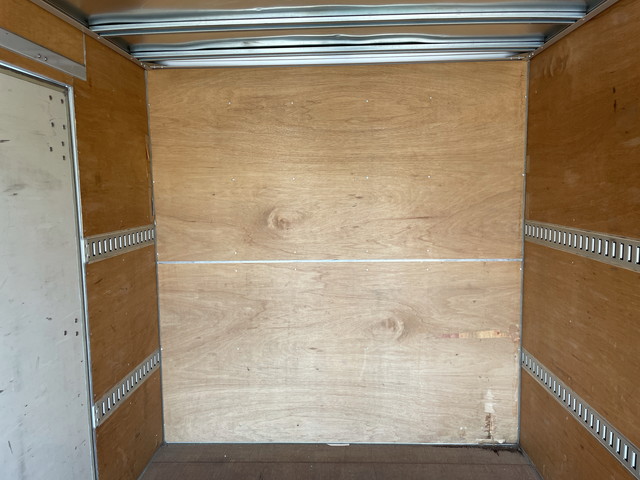 いすゞエルフアルミバン小型（2t・3t）[写真12]