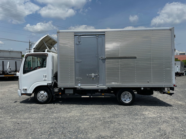 いすゞエルフアルミバン小型（2t・3t）[写真05]