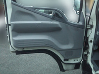 三菱ふそうキャンター平ボディ小型（2t・3t）[写真15]