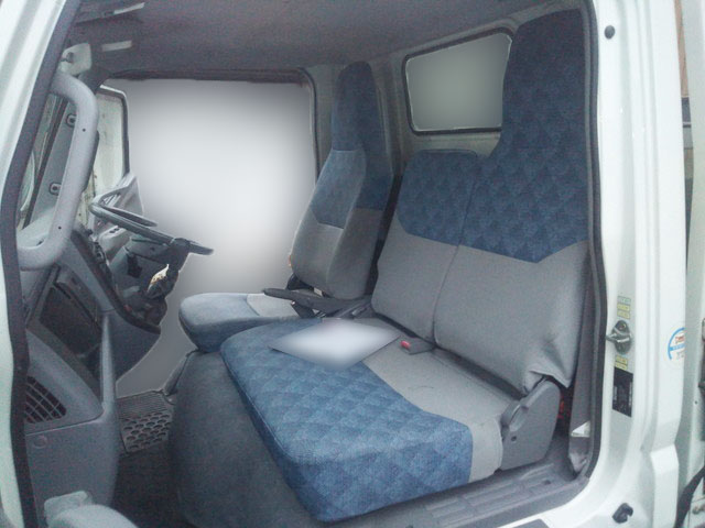 三菱ふそうキャンター平ボディ小型（2t・3t）[写真17]
