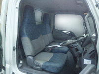 三菱ふそうキャンター平ボディ小型（2t・3t）[写真18]