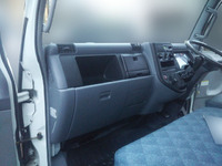 三菱ふそうキャンター平ボディ小型（2t・3t）[写真20]