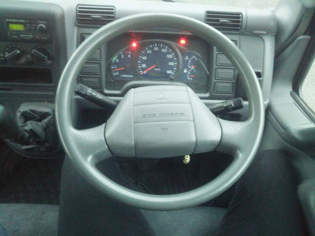 三菱ふそうキャンター平ボディ小型（2t・3t）[写真23]