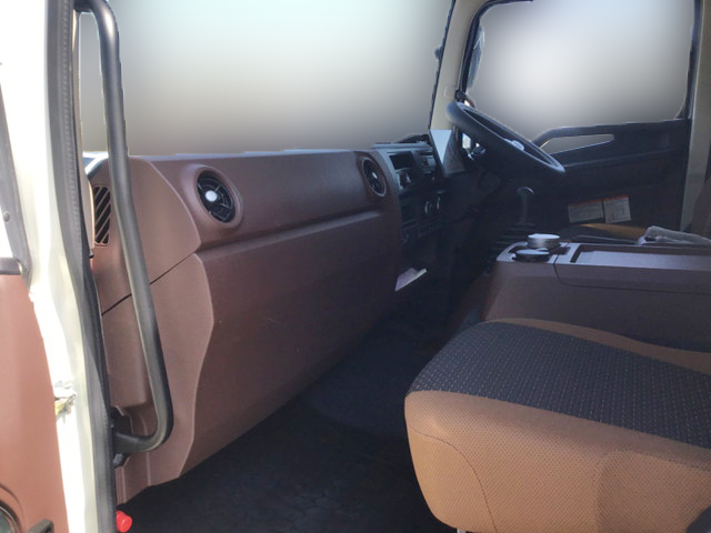 日野レンジャーアルミウイング中型（4t）[写真26]