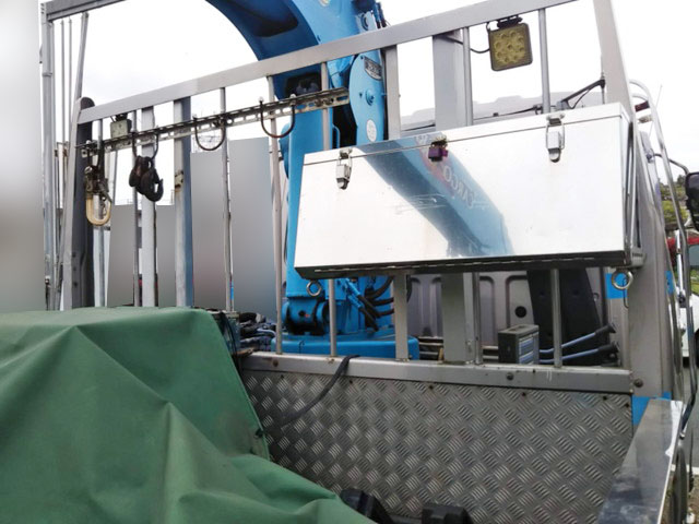 三菱ふそうファイタークレーン4段中型（4t）[写真04]