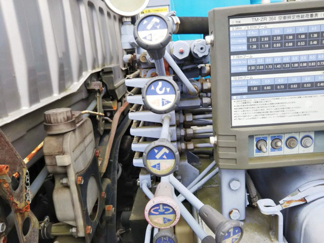 三菱ふそうファイタークレーン4段中型（4t）[写真07]