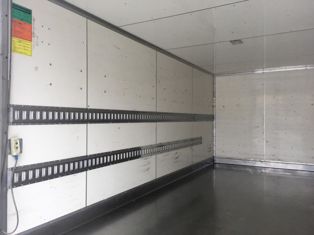 三菱ふそうキャンターアルミバン小型（2t・3t）[写真12]