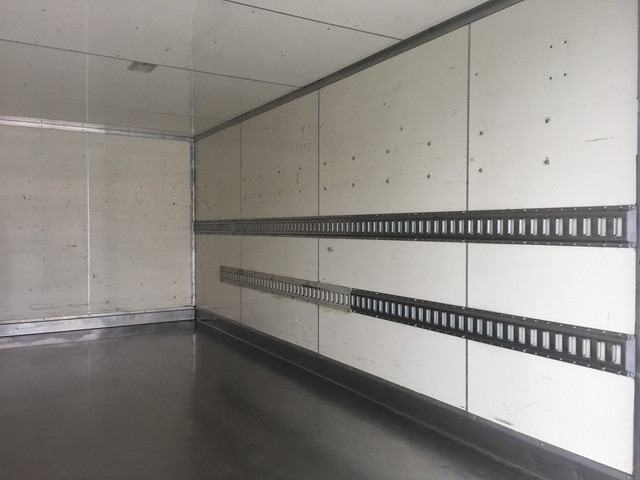 三菱ふそうキャンターアルミバン小型（2t・3t）[写真13]