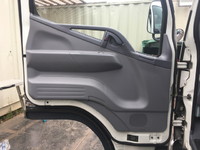 三菱ふそうキャンターアルミバン小型（2t・3t）[写真28]