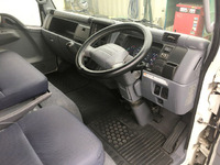 三菱ふそうキャンターアルミバン小型（2t・3t）[写真34]