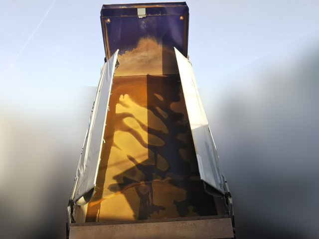 三菱ふそうスーパーグレートダンプ大型（10t）[写真06]