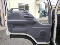 いすゞエルフ冷凍車（冷蔵車）小型（2t・3t）[写真24]