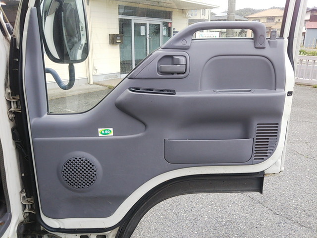 いすゞエルフ冷凍車（冷蔵車）小型（2t・3t）[写真25]
