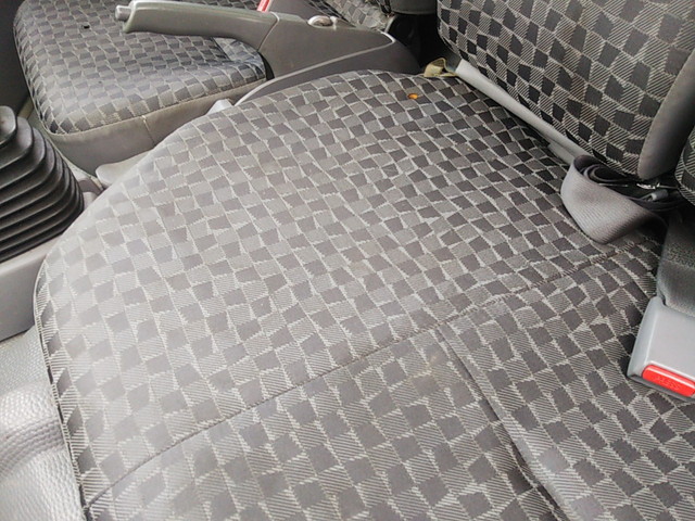 いすゞエルフ冷凍車（冷蔵車）小型（2t・3t）[写真31]