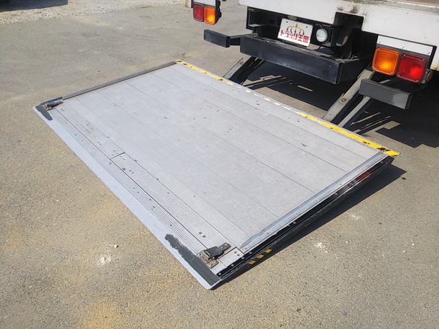 三菱ふそうファイターアルミウイング中型（4t）[写真18]