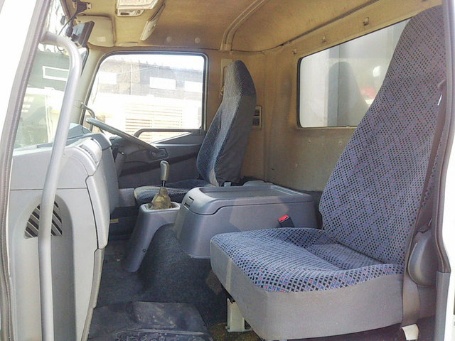 三菱ふそうファイターアルミウイング中型（4t）[写真31]