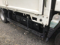 三菱ふそうキャンター平ボディ小型（2t・3t）[写真09]