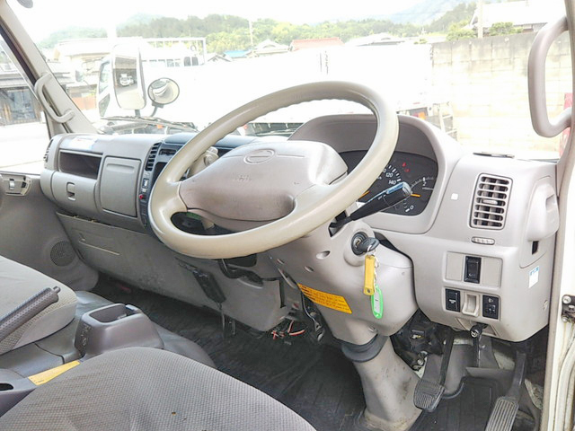 日野デュトロ冷凍車（冷蔵車）小型（2t・3t）[写真34]