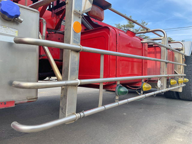 UDトラックスクオンアームロール大型（10t）[写真16]