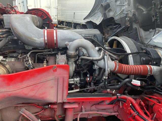 UDトラックスクオンアームロール大型（10t）[写真25]