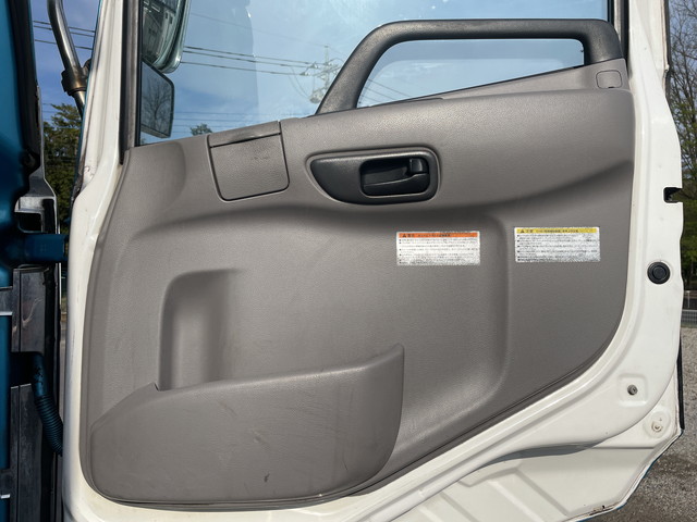 UDトラックスクオンアームロール大型（10t）[写真27]