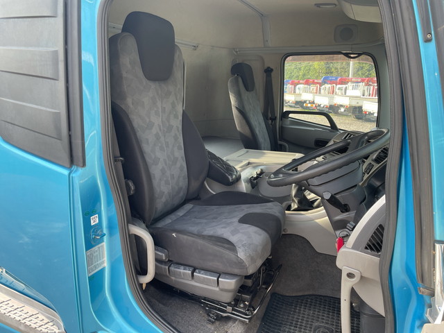 UDトラックスクオンアームロール大型（10t）[写真28]