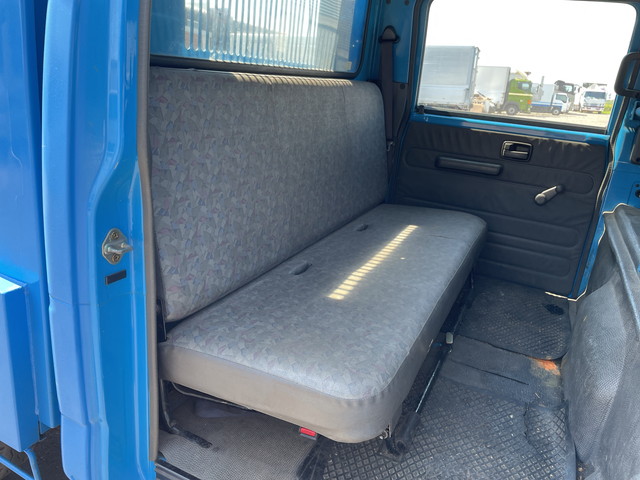 いすゞエルフダブルキャブ・ダンプ小型（2t・3t）[写真24]