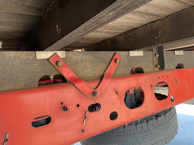 いすゞフォワード平ボディ中型（4t）[写真19]