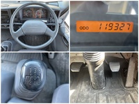 いすゞフォワード平ボディ中型（4t）[写真36]