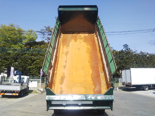 いすゞギガダンプ大型（10t）[写真11]