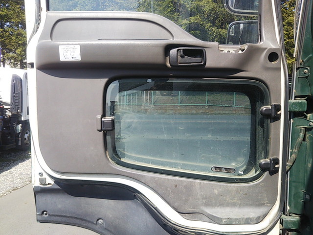 いすゞギガダンプ大型（10t）[写真28]