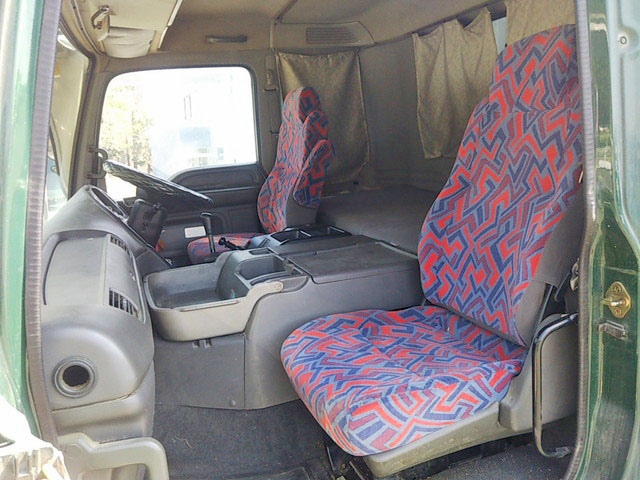 いすゞギガダンプ大型（10t）[写真32]