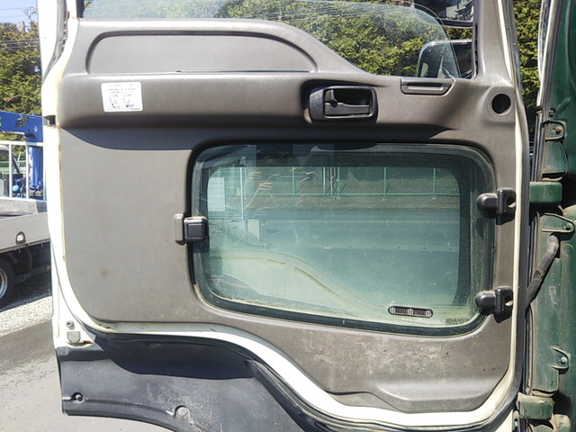 いすゞギガダンプ大型（10t）[写真28]