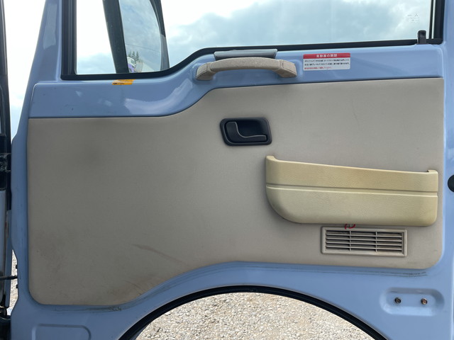 三菱ふそうローザマイクロバス[写真21]