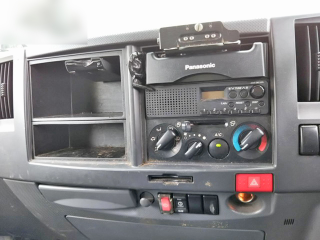 いすゞエルフアルミバン小型（2t・3t）[写真22]