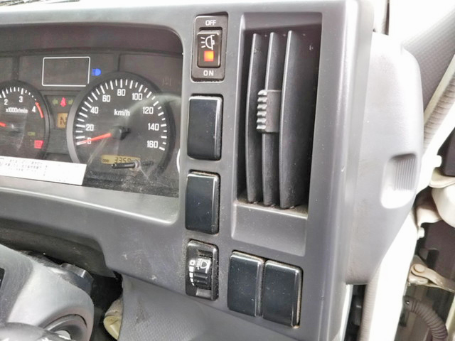 いすゞエルフアルミバン小型（2t・3t）[写真24]