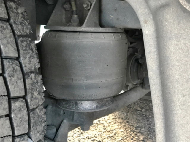 いすゞフォワードアルミウイング中型（4t）[写真08]