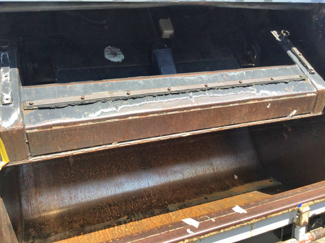 日野レンジャーパッカー車（塵芥車）中型（4t）[写真06]