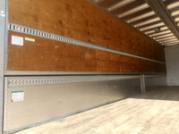 いすゞギガアルミウイング大型（10t）[写真12]