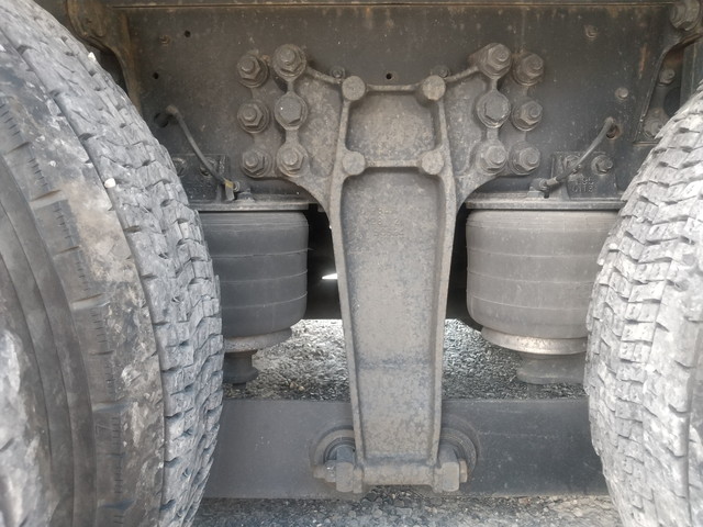 いすゞギガアルミウイング大型（10t）[写真23]