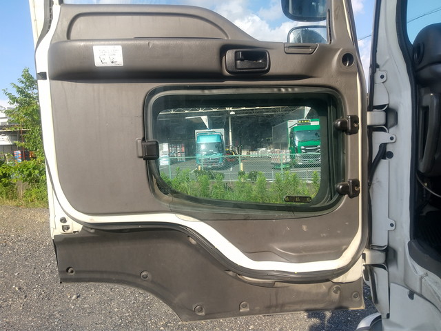 いすゞギガアルミウイング大型（10t）[写真27]