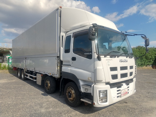 いすゞギガアルミウイング大型（10t）[写真03]