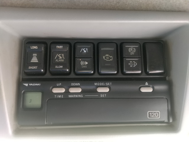 いすゞギガアルミウイング大型（10t）[写真34]