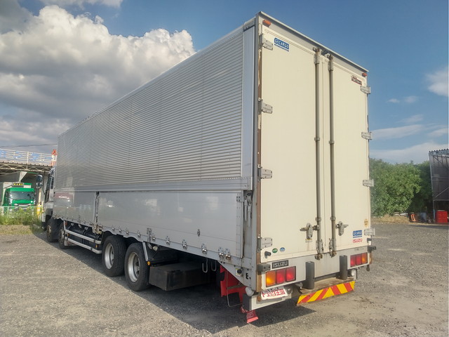 いすゞギガアルミウイング大型（10t）[写真04]