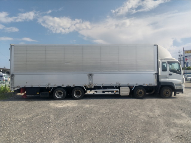 いすゞギガアルミウイング大型（10t）[写真05]