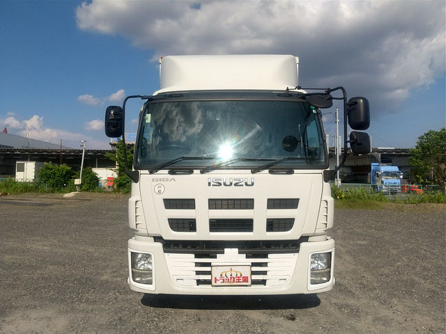 いすゞギガアルミウイング大型（10t）[写真08]