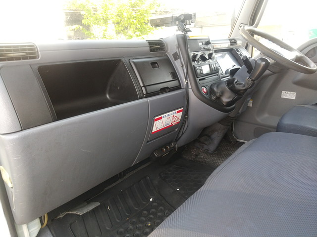 三菱ふそうキャンター冷凍車（冷蔵車）小型（2t・3t）[写真35]